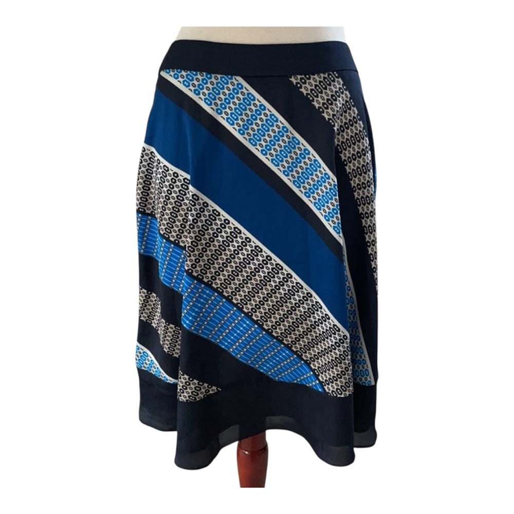 Gorgeous Ann Taylor ‘silky’ skirt knee length lined navy necktie stripe size 4